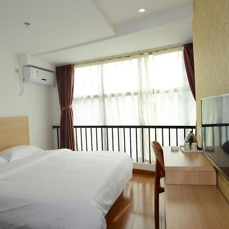 Huifeng Hotel Шанхай Екстериор снимка