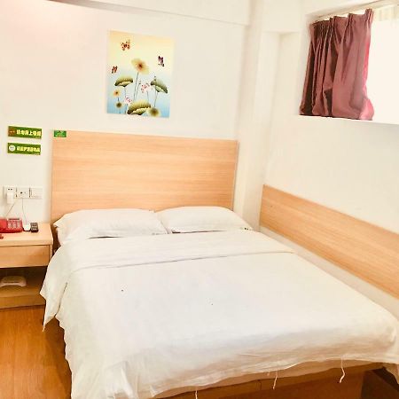 Huifeng Hotel Шанхай Екстериор снимка