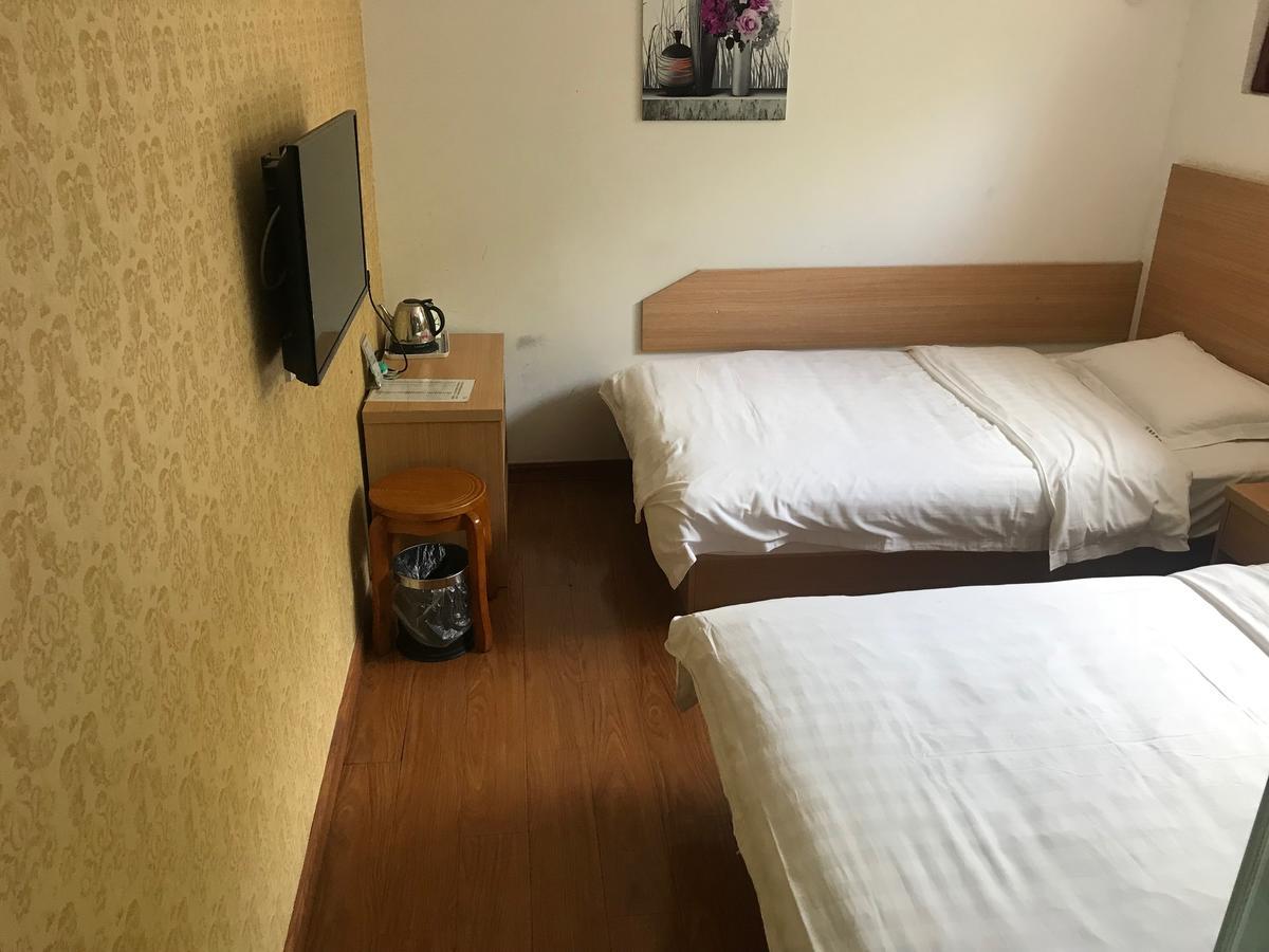 Huifeng Hotel Шанхай Екстериор снимка