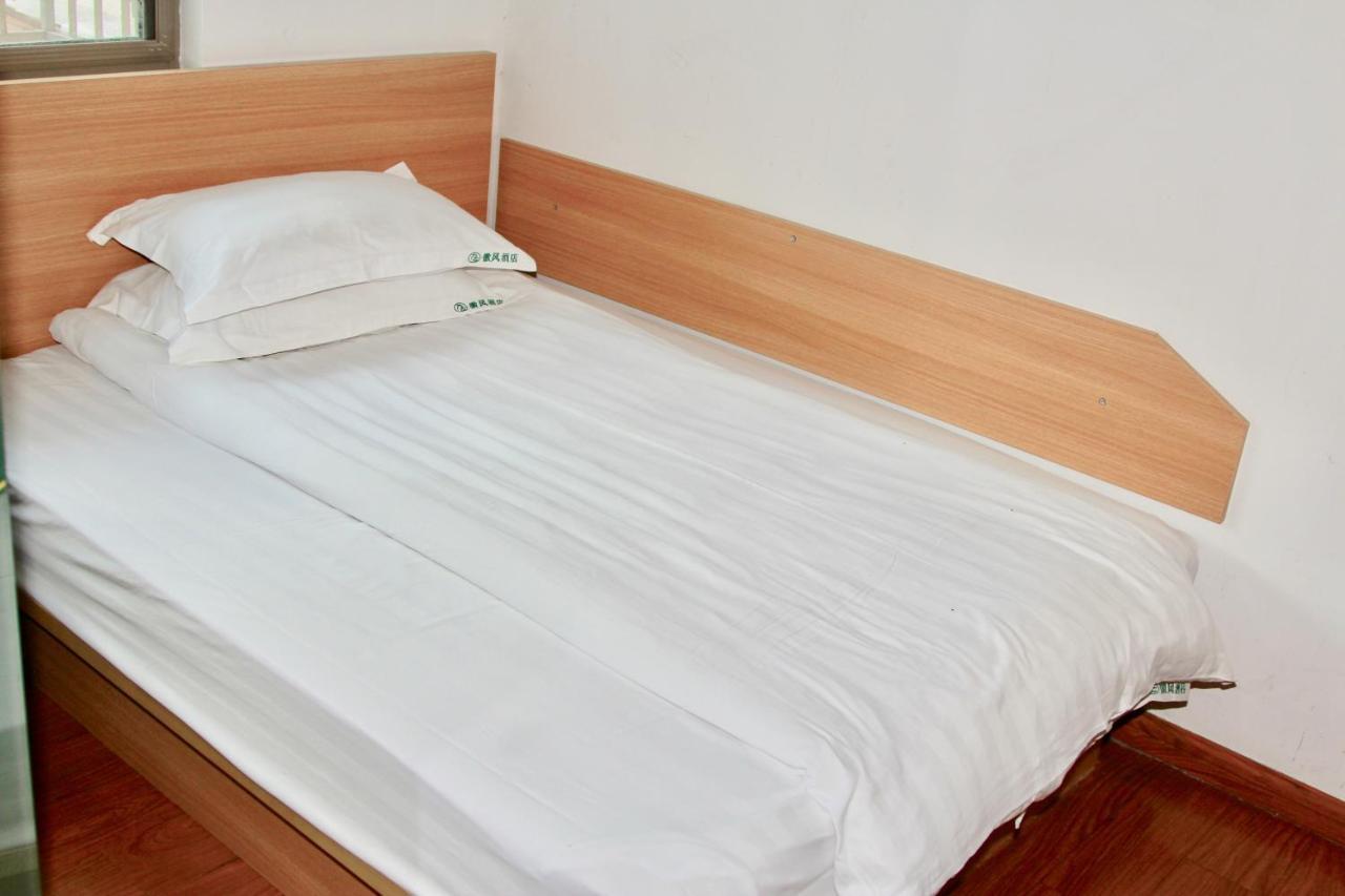 Huifeng Hotel Шанхай Екстериор снимка