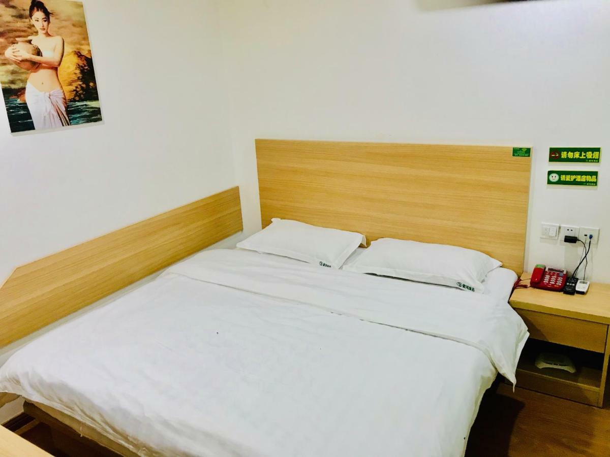 Huifeng Hotel Шанхай Екстериор снимка